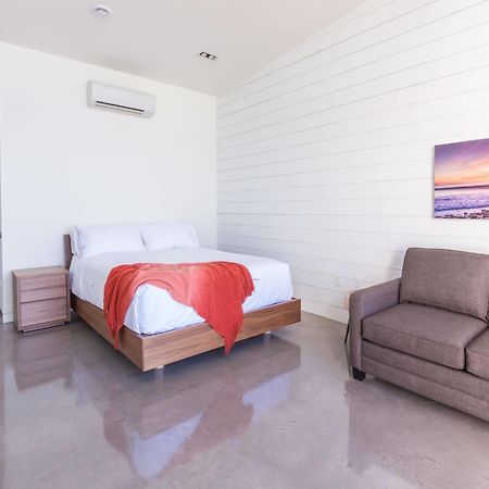 Quarterdeck Beachside Villas & Lofts Summerville Centre Kültér fotó